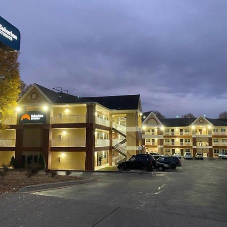 Suburban Studios Winston-Salem Near Hanes Mall Exterior photo