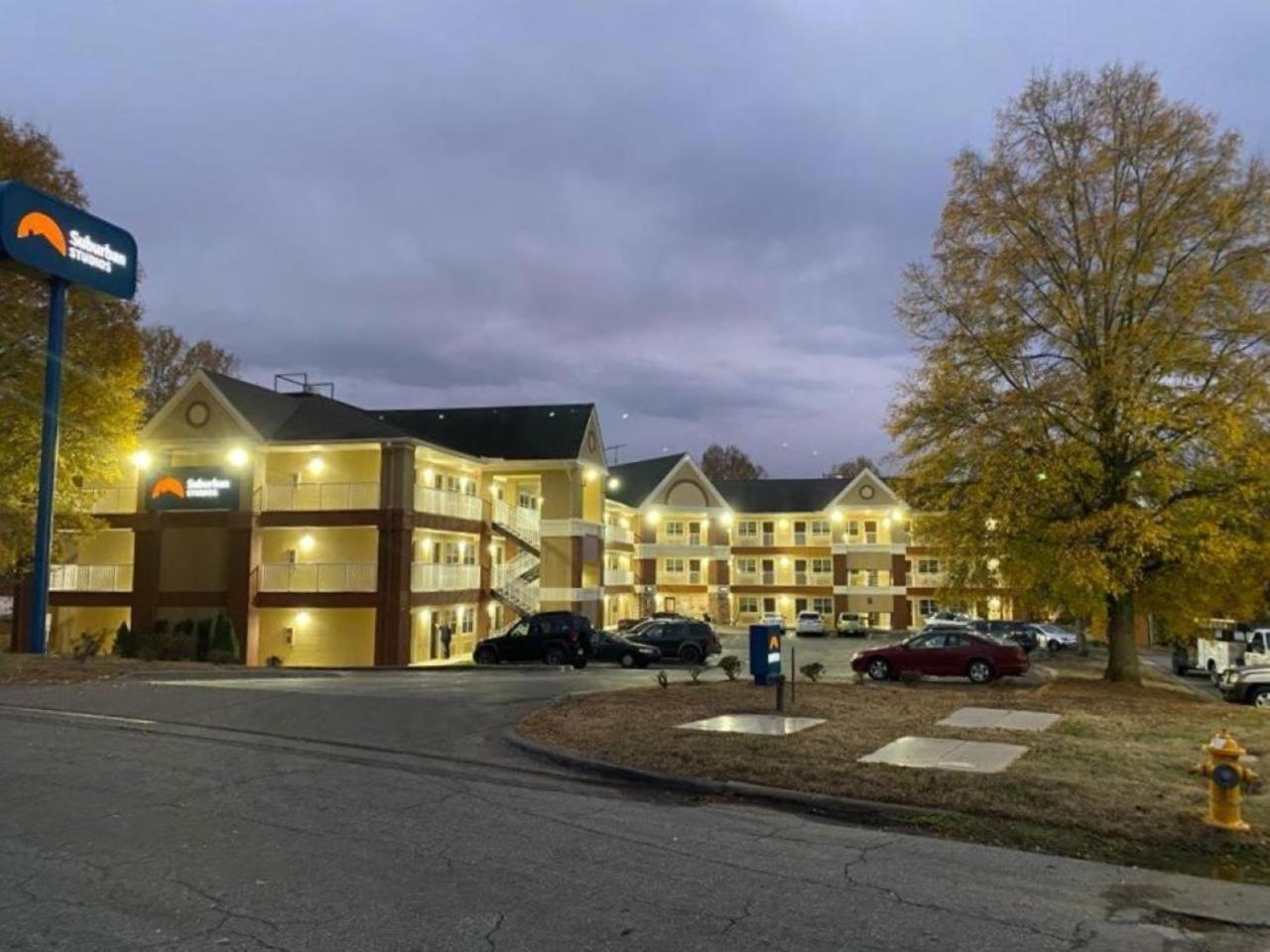 Suburban Studios Winston-Salem Near Hanes Mall Exterior photo